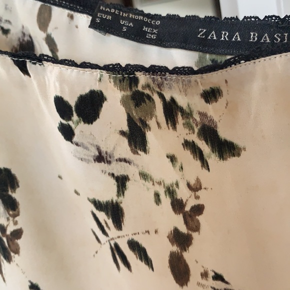 ZARA CAMISOLE: Size EUR SMALL. With dainty border at the bottom. - Picture 5 of 7